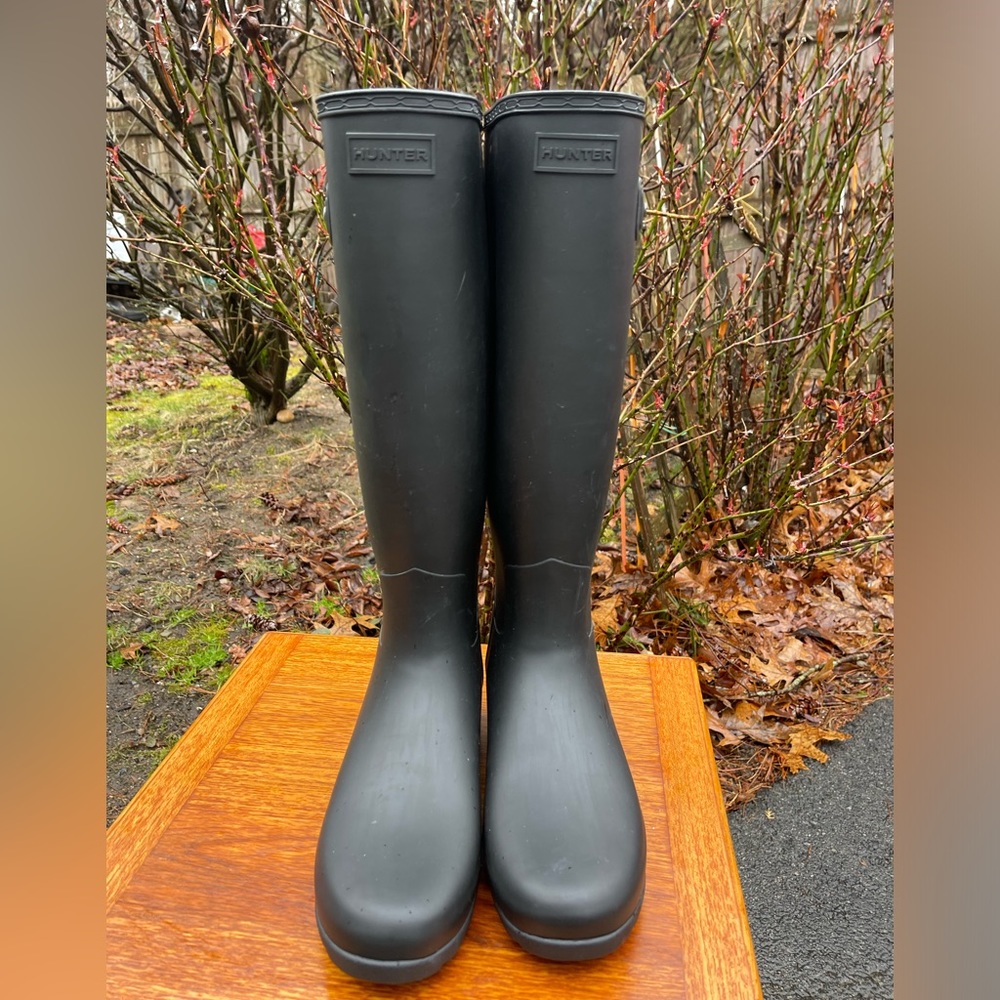 Women’s HUNTERS - Size 9